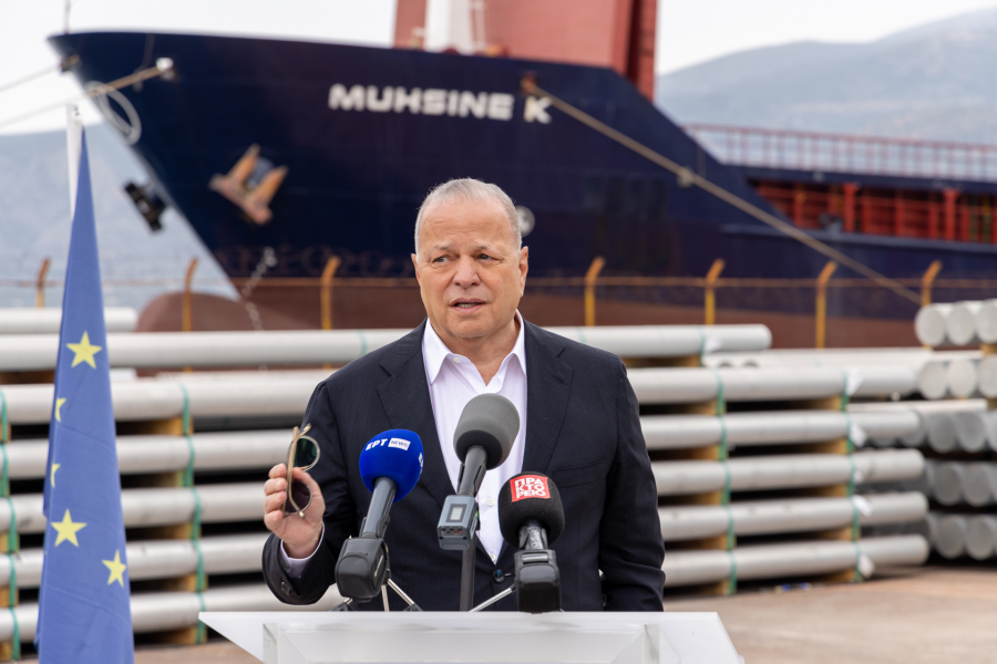 METLEN: Ο εκτελεστικός αντιπρόεδρος της Ευρωπαϊκής Επιτροπής στο εργοστάσιο «Αλουμίνιον της Ελλάδος»