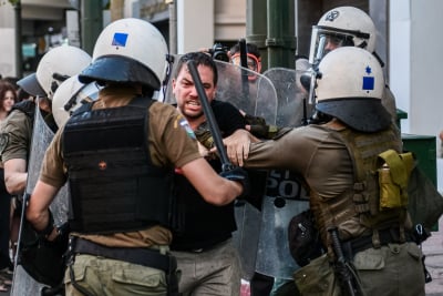 ΕΔΕ για τα βίντεο με την αστυνομική βία σε διαδήλωση, μετακινήθηκαν οι άνδρες των ΜΑΤ που εμπλέκονται