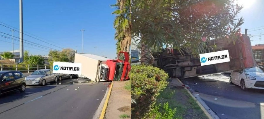 Σοβαρό τροχαίο στην παλιά παραλιακή, «τρελό» φορτηγό καταπλάκωσε αυτοκίνητα