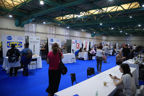 «Ημέρα Καριέρας» ΔΥΠΑ στο Περιστέρι: 300 επιχειρήσεις - Περισσότερες από 8.000 θέσεις εργασίας