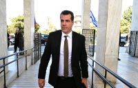Ούτε μια αποδοκιμασία από Μαξίμου στο εμφυλιοπολεμικό κλίμα Πλεύρη