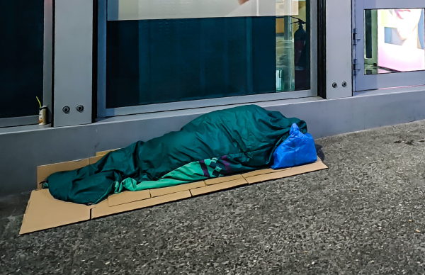 Δήμος Αθηναίων: Έκτακτα μέτρα για άστεγους κι ευάλωτους λόγω χαμηλών θερμοκρασιών