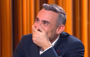 Γιώργος Καπουτζίδης: Η συγκίνηση για τους γονείς του - «Τους είχα μιλήσει από το 1995» (βίντεο)