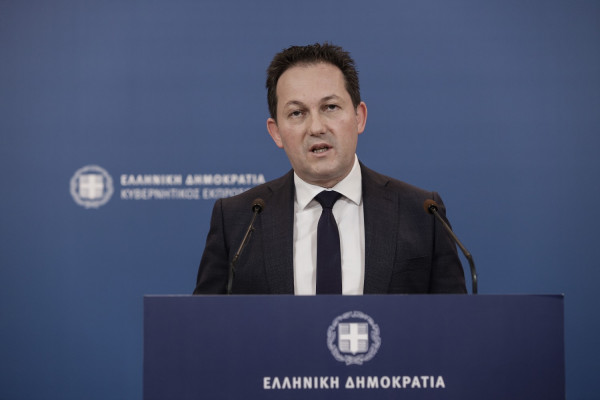 Μάχη κυβέρνησης - ΣΥΡΙΖΑ για απολύσεις και αναστολή συμβάσεων: «Μόνο η Ελλάδα στην Ευρώπη» - «Μην κάνετε φτηνό λαϊκισμό»