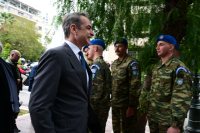Επανεκκίνηση με το... βλέμμα στραμμένο κυρίως στα δεξιά