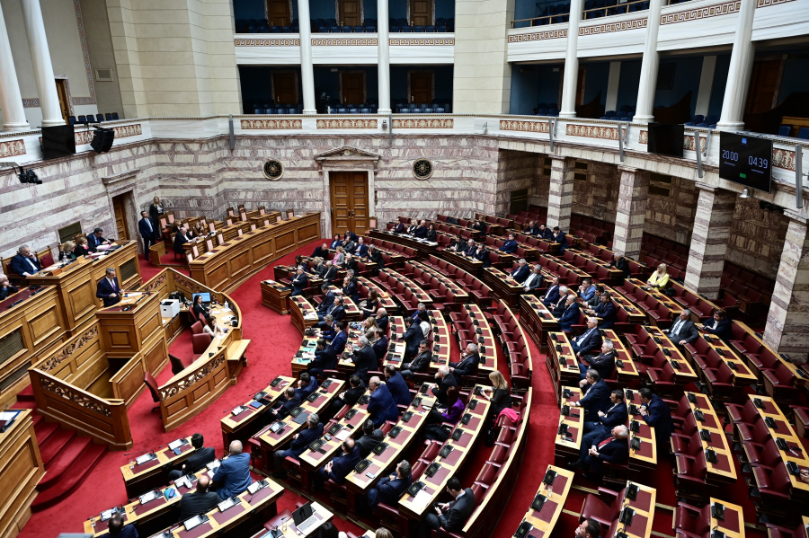 Πονοκέφαλος για τη νέα πλειοψηφία των 297 στη Βουλή