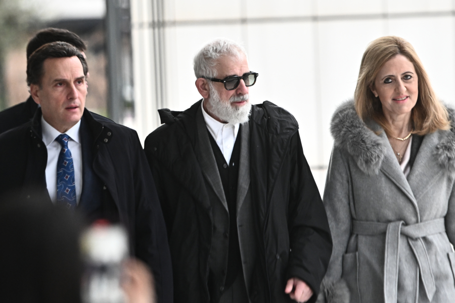 Δίκη Φιλιππίδη: Ένταση από σχόλιο εισαγγελέα περί «πρόκλησης» κατά την κατάθεση Μπιμπίλα