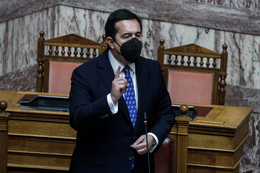 Ο Μηταράκης επέμεινε στον χαρακτηρισμό «πραγματικοί πρόσφυγες» για τους Ουκρανούς