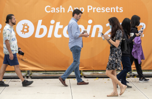 Κατακόρυφη πτώση Bitcoin: Έχουν χαθεί περισσότερα από 200 δισεκατομμύρια, αναζητούν βοήθεια από επενδυτές