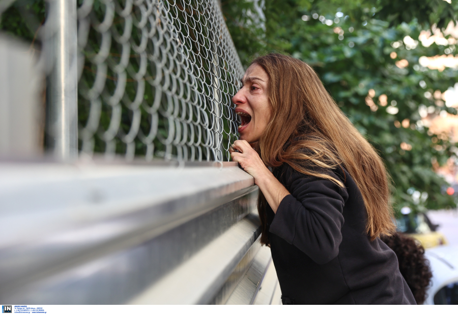 Η Αττικό Μετρό για τα κομμένα δέντρα στην πλατεία Εξαρχείων