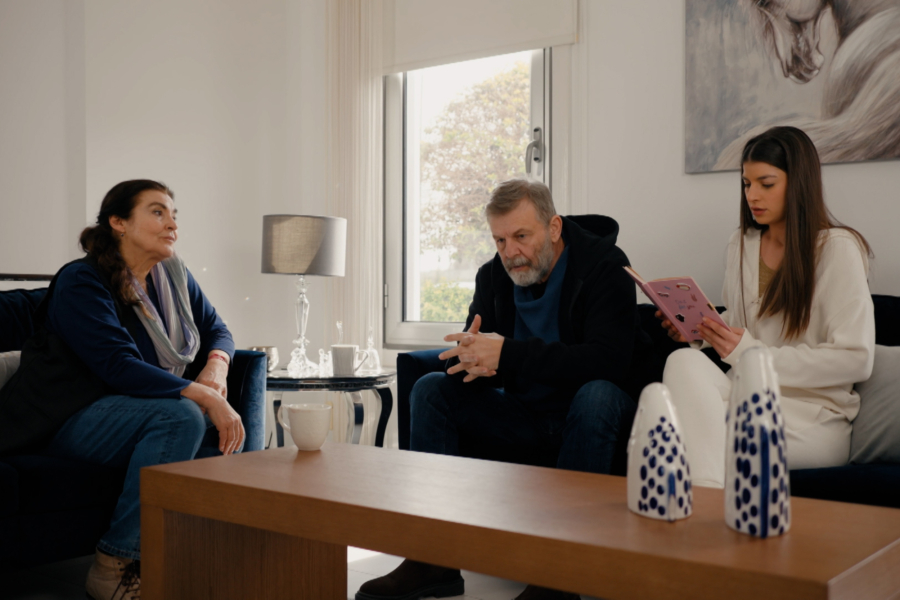 «Η Γη της Ελιάς»: Ο Ανδρέας συγκρούεται έντονα με τον Μάνο και του ζητά να λύσουν τη συνεργασία τους