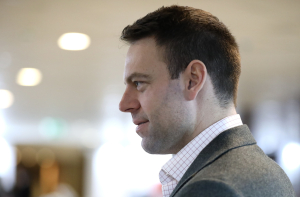 Επιστρέφει από Μαϊάμι ο Κασσελάκης με επίσκεψη έκπληξη στο Φανάρι