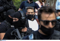 Γλυκά Νερά: Το μυστήριο με το σκουρόχρωμο αυτοκίνητο και η πιθανή η εμπλοκή τρίτου προσώπου στη δολοφονία της Καρολάιν (βίνετεο)