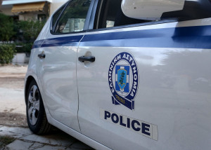 Προσωρινά κρατούμενη η 54χρονη που κατηγορείται ότι σκότωσε τον πρώην πεθερό της με τηγάνι