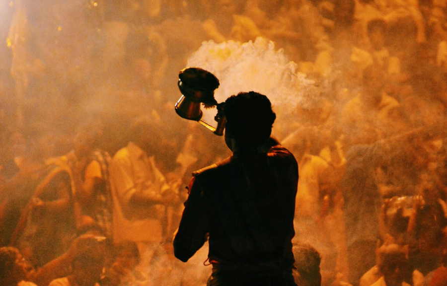 Απίστευτο: 25χρονος στην Ινδία... ξύπνησε λίγο πριν τον κάψουν