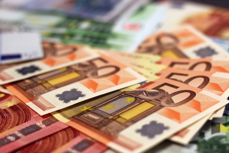 Επιστρεπτέα Προκαταβολή 4: Δάνεια από 1000 έως 30.000 ευρώ με «κούρεμα» 50%, μέχρι πότε οι αιτήσεις