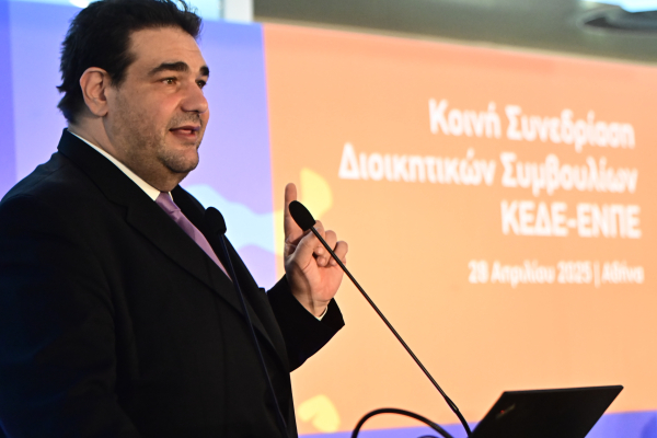 Μέχρι το καλοκαίρι η επιστολική ψήφος - Βέβαιες για το Μαξίμου οι 200 ψήφοι