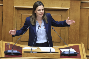 Έφη Αχτσιόγλου: Η κυβέρνηση δεν μπορεί να κλείνει τα μάτια στο δίκαιο αίτημα του Πάνου Ρούτσι