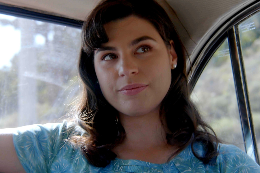 «Άγιος Έρωτας»: Η Χλόη το σκάει με τον πατέρα Νικόλαο (Βίντεο)