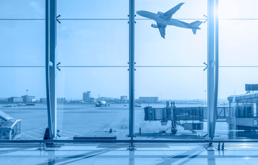 Αναγκαστική προσγείωση στη Θεσσαλονίκη: Επιβάτης αναστάτωσε αεροπλάνο - Τι συνέβη