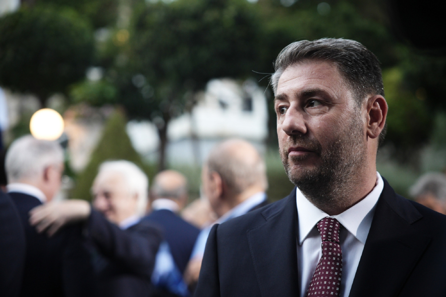 Σε κλοιό πιέσεων το ΠΑΣΟΚ