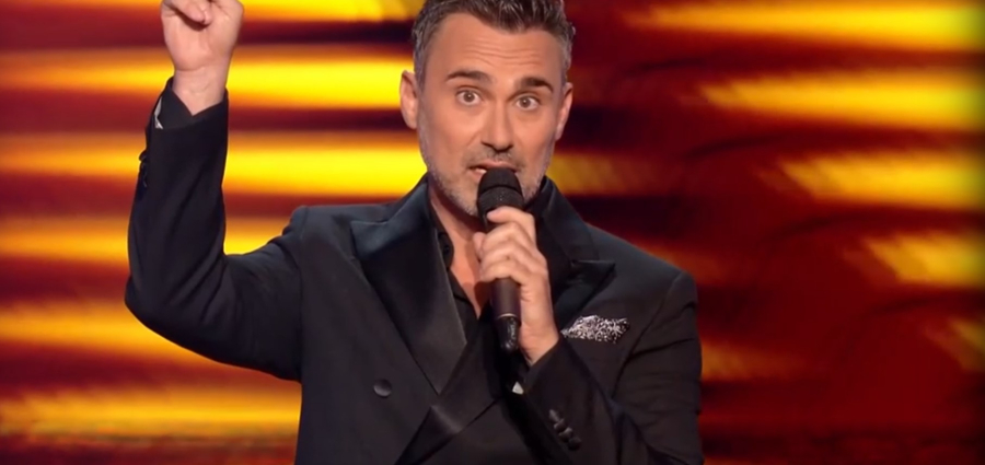 Επικό τρολάρισμα Καπουτζίδη σε coaches του «The Voice»: Το απολαυστικό τραγούδι που τους αφιέρωσε