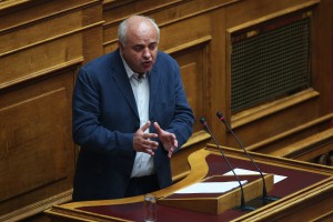 Καραθανασόπουλος: Συνδεδεμένες με τη νέα αντιλαϊκή επίθεση οι αποφάσεις του Eurogroup
