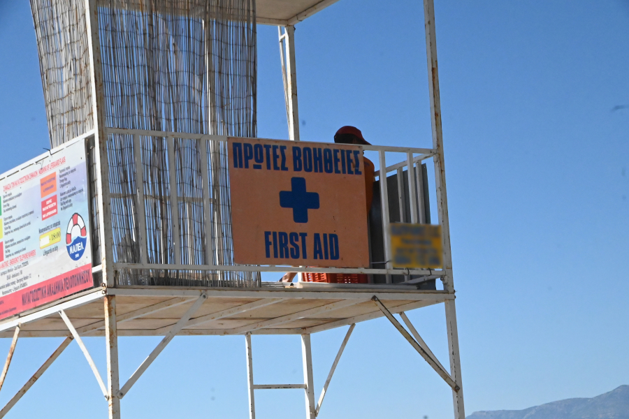 Κατάκολο: Ναυαγοσώστης επανέφερε στη ζωή κοριτσάκι 3 ετών