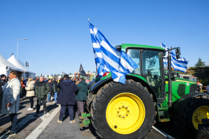 Επιχείρηση διάσπασης του αγροτικού μετώπου - Τι συμβαίνει στα μπλόκα