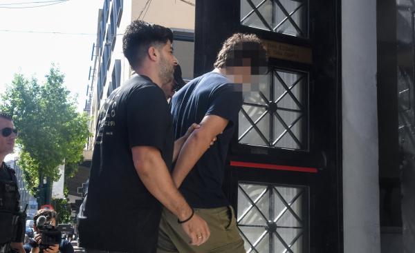 Φωτιά στην Πάτρα: Μάρτυρας υπεράσπισης του 25χρονου ο 21χρονος που συνελήφθη επίσης για εμπρησμό