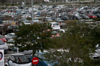 Γλυφάδα: Συνελήφθησαν 3 παρκαδόροι και ένας υπεύθυνος καταστήματος