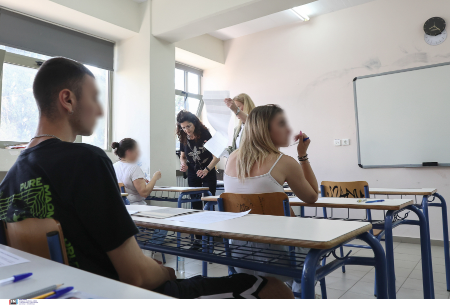 Βάσεις 2023: «Ένας στους τρεις εκτός ΑΕΙ λόγω ελάχιστης βάσης εισαγωγής» λέει ο Στρατηγάκης στο Dnews