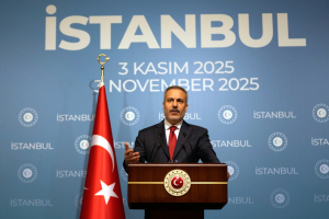 Φιντάν: Η Τουρκία είναι έτοιμη να διαδραματίσει οποιονδήποτε ρόλο για να διατηρηθεί η εκεχειρία στη Γάζα