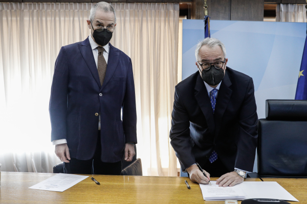 Και επισήμως Έλληνας ο σπουδαίος ιστορικός Μαρκ Μαζάουερ