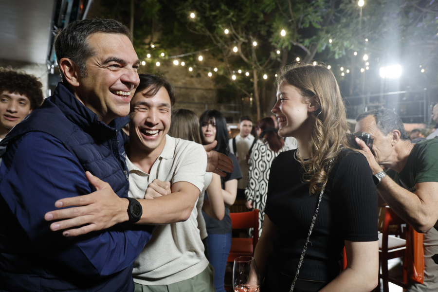 Ο Τσίπρας το ανακοίνωσε: Σας καλώ την άλλη Τρίτη, στις 20:00, στο Θησείο - Να πάνε οι νέοι στις κάλπες