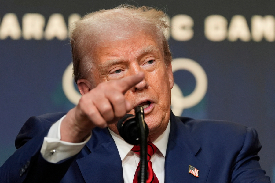 Ο Τραμπ επέβαλε πρόσθετο δασμό 25% στην Ινδία για εισαγωγές ρωσικού πετρελαίου