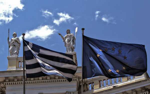 Απαραίτητη η ελάφρυνση του ελληνικού χρέους, αναφέρει η La Libre Belgique