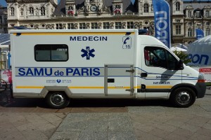 Σύγκρουση σχολικού λεωφορείου με τρένο στην Γαλλία