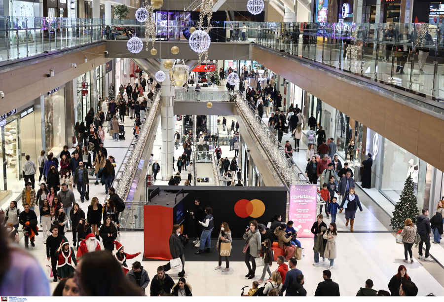 «Σαρώνουν» γρίπη και κορονοϊός - Ρεβεγιόν Πρωτοχρονιάς με... μάσκες μετά την έκρηξη κρουσμάτων