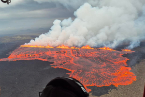 Έκρηξη ηφαιστείου στη χερσόνησο Reykjanes της Ισλανδίας - Live εικόνα