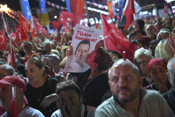 Κρίση δημοκρατίας στην Τουρκία: Δίκη, συλλήψεις και πολιτική αναταραχή