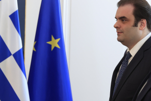 Στις Βρυξέλλες ο Πιερρακάκης - Έκτακτη συνάντηση των ΥΠΟΙΚ της G7 για την ενέργεια
