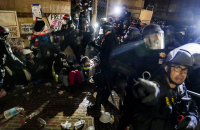 Εφοδος αστυνομίας στο πανεπιστήμιο UCLA - Κρότου λάμψης και συλλήψεις