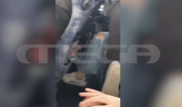 Εικόνες «σοκ» από σχολείο της Φαρκαδόνας: Υπεράριθμοι μαθητές σε σχολική εκδρομή -Τους κάλυψαν με... μπουφάν