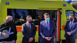 Δώδεκα ασθενοφόρα μικρού όγκου παραδόθηκαν σε Κυκλάδες και Δωδεκάνησα