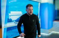 Γιατί ζητούν από τον Ζελένσκι να επιστρέψει στις συνομιλίες με τον Τραμπ παρά τον δημόσιο τσακωμό