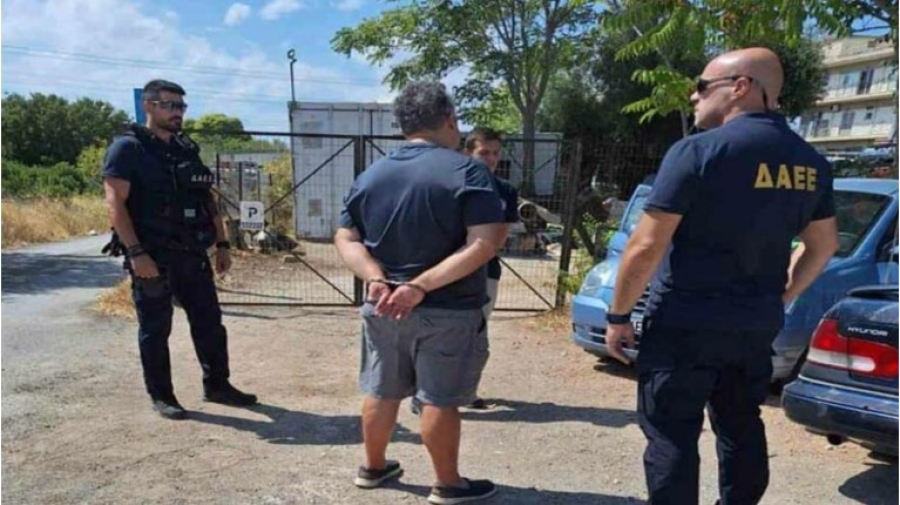 Παλλήνη: Προθεσμία για την Παρασκευή πήρε ο 48χρονος δημοτικός υπάλληλος που κατηγορείται για εμπρησμούς