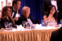 Γουεϊτζία Τζιανγκ: Η ανταποκρίτρια του CBS που καθόταν δίπλα στον Τραμπ, περιγράφει τη στιγμή της επίθεσης (Βίντεο)