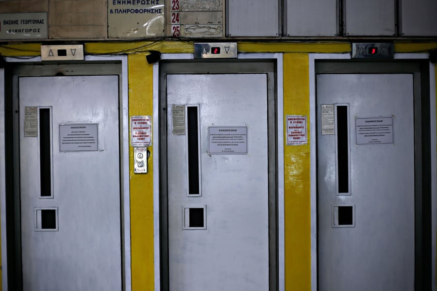 Ασανσέρ: Έως 10.000 ευρώ το κόστος για πιστοποίηση - Επιδότηση ζητούν οι ιδιοκτήτες