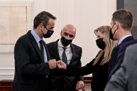 Μητσοτάκης στη ΔΕ του ΕΒΕΑ: «Στηρίζουμε τις επιχειρήσεις - Θέλουμε να δώσουμε κίνητρα για συγχωνεύσεις»